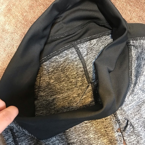 Black & Gray Workout Leggings with Mesh Cutouts - Picture 4 of 6